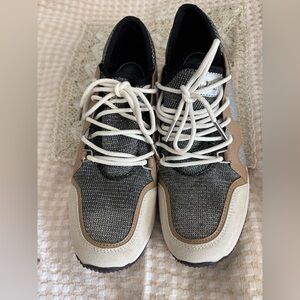 Michael Kors Liv Anthracite Georgie Silver Glitter trainer sneakers. NWOT 8M